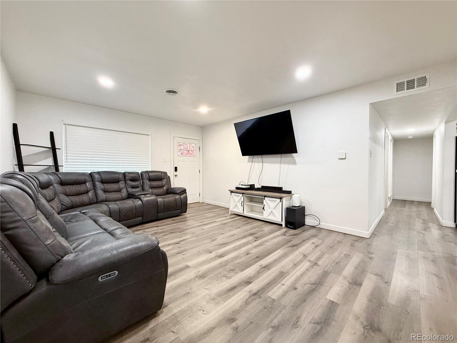 MLS Image #3 for 1001  troy street,aurora, Colorado