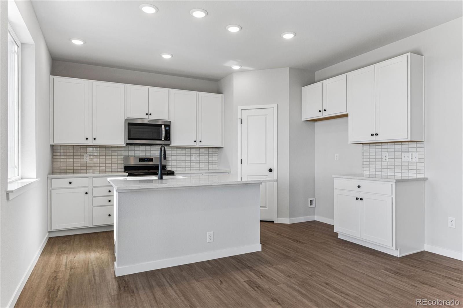 MLS Image #7 for 5816  farmstead place,mead, Colorado