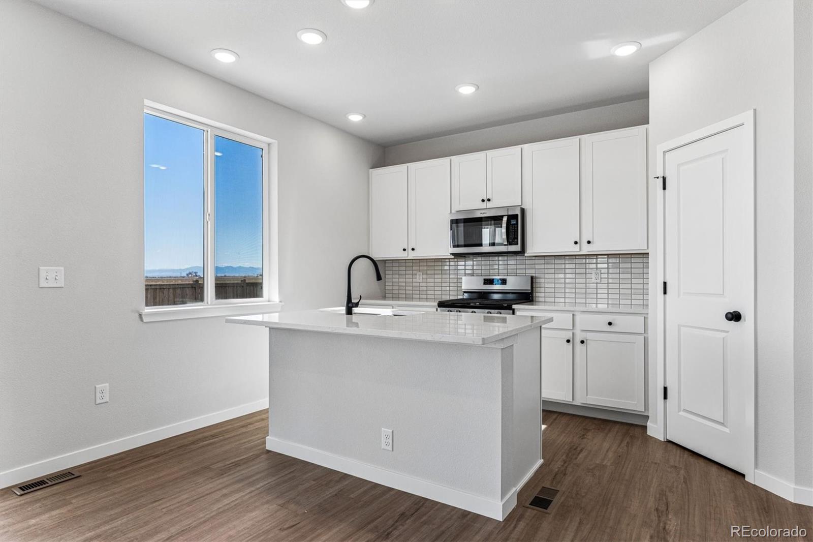 MLS Image #8 for 5816  farmstead place,mead, Colorado