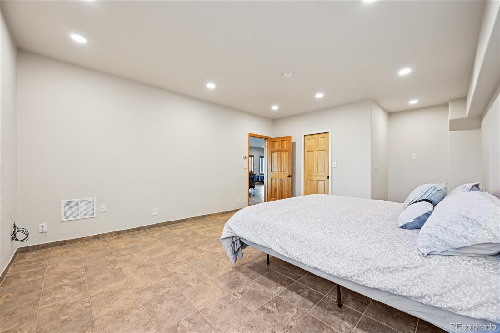 MLS Image #42 for 1417  forest road,manitou springs, Colorado