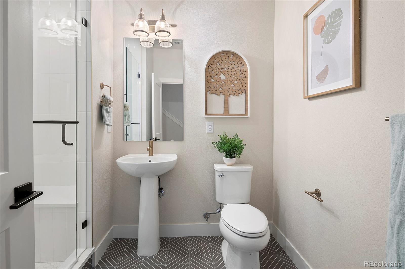 MLS Image #5 for 888 s valentia street,denver, Colorado
