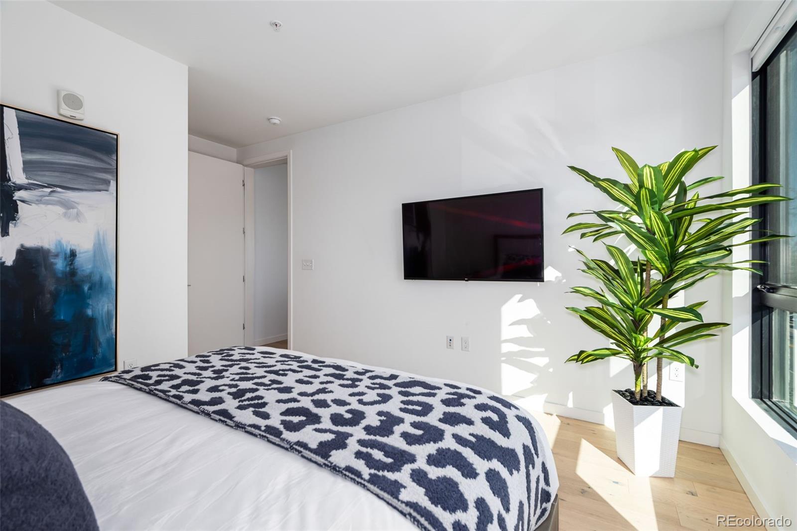 MLS Image #21 for 1735  central street 212,denver, Colorado