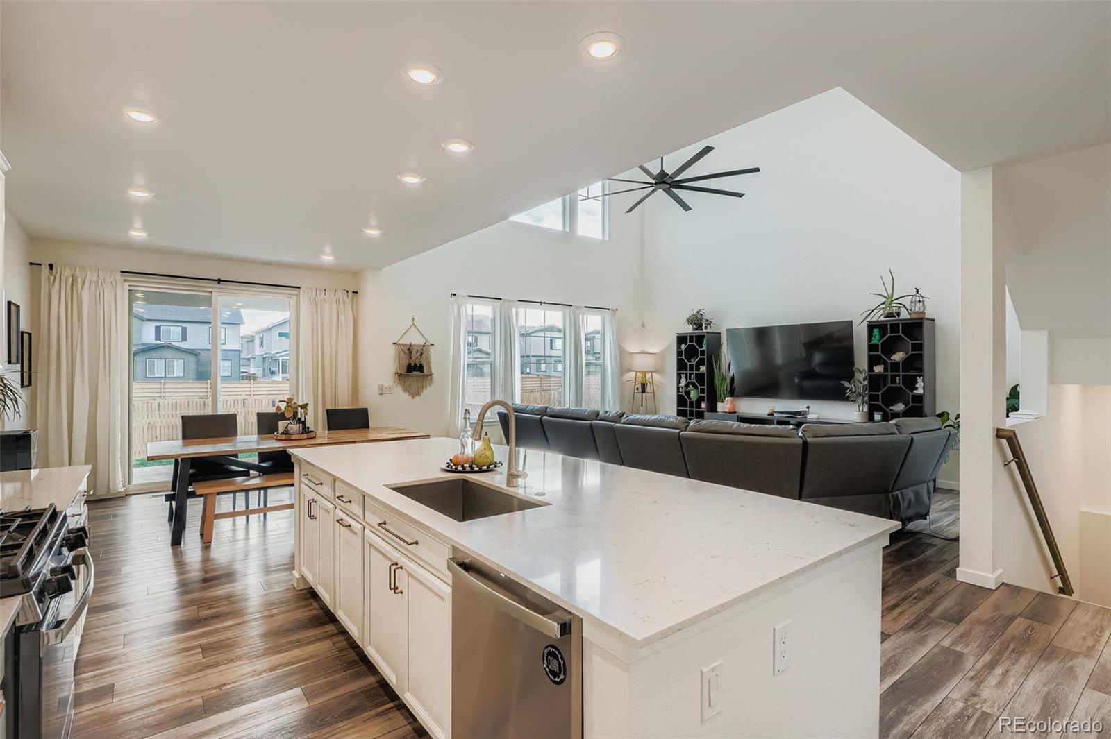 MLS Image #10 for 10008  vaughn street,commerce city, Colorado