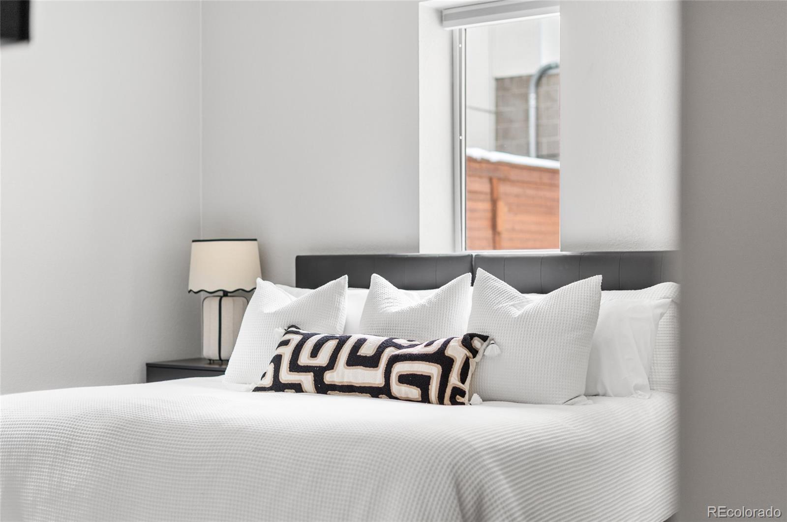 MLS Image #11 for 1742 n pearl street,denver, Colorado