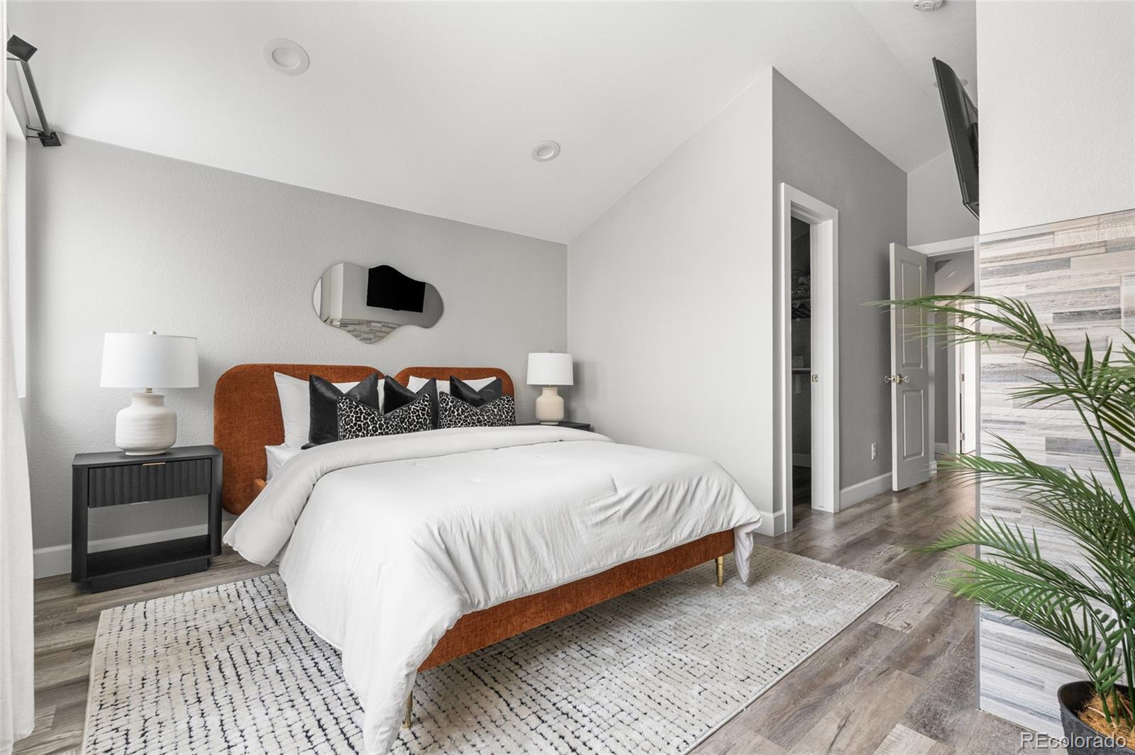 MLS Image #46 for 1742 n pearl street,denver, Colorado
