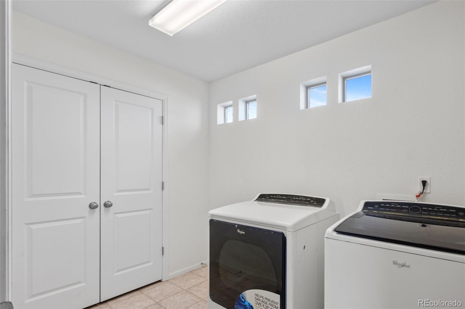 MLS Image #10 for 18260 e 44th avenue,denver, Colorado