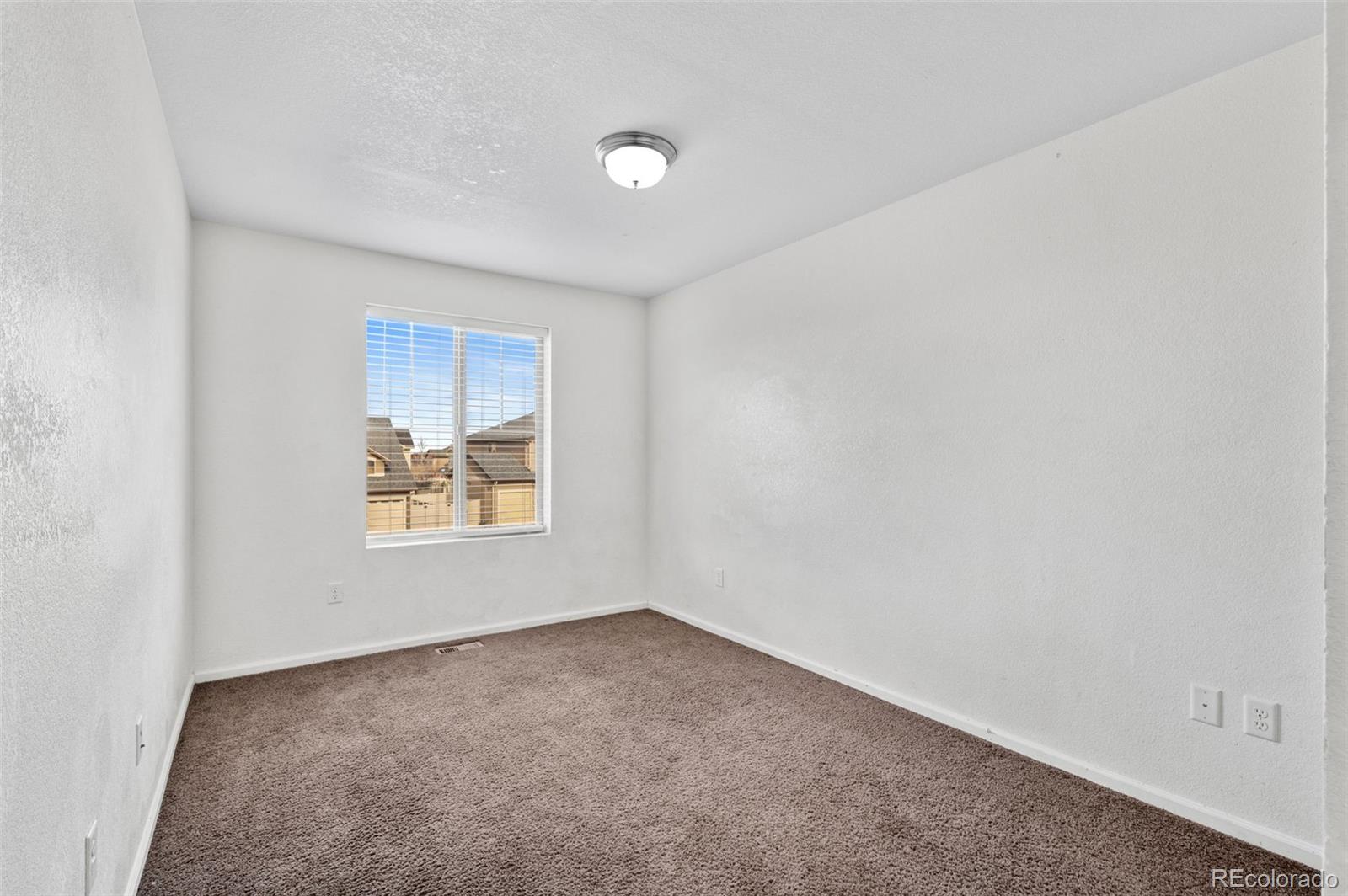 MLS Image #16 for 18260 e 44th avenue,denver, Colorado