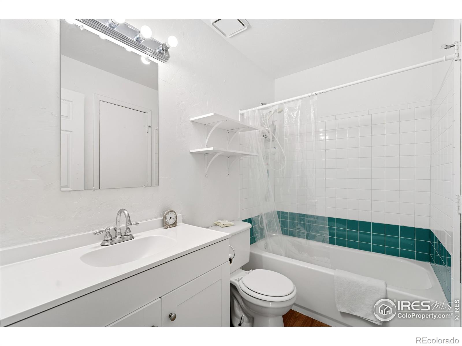 MLS Image #17 for 14509  andrews drive,denver, Colorado
