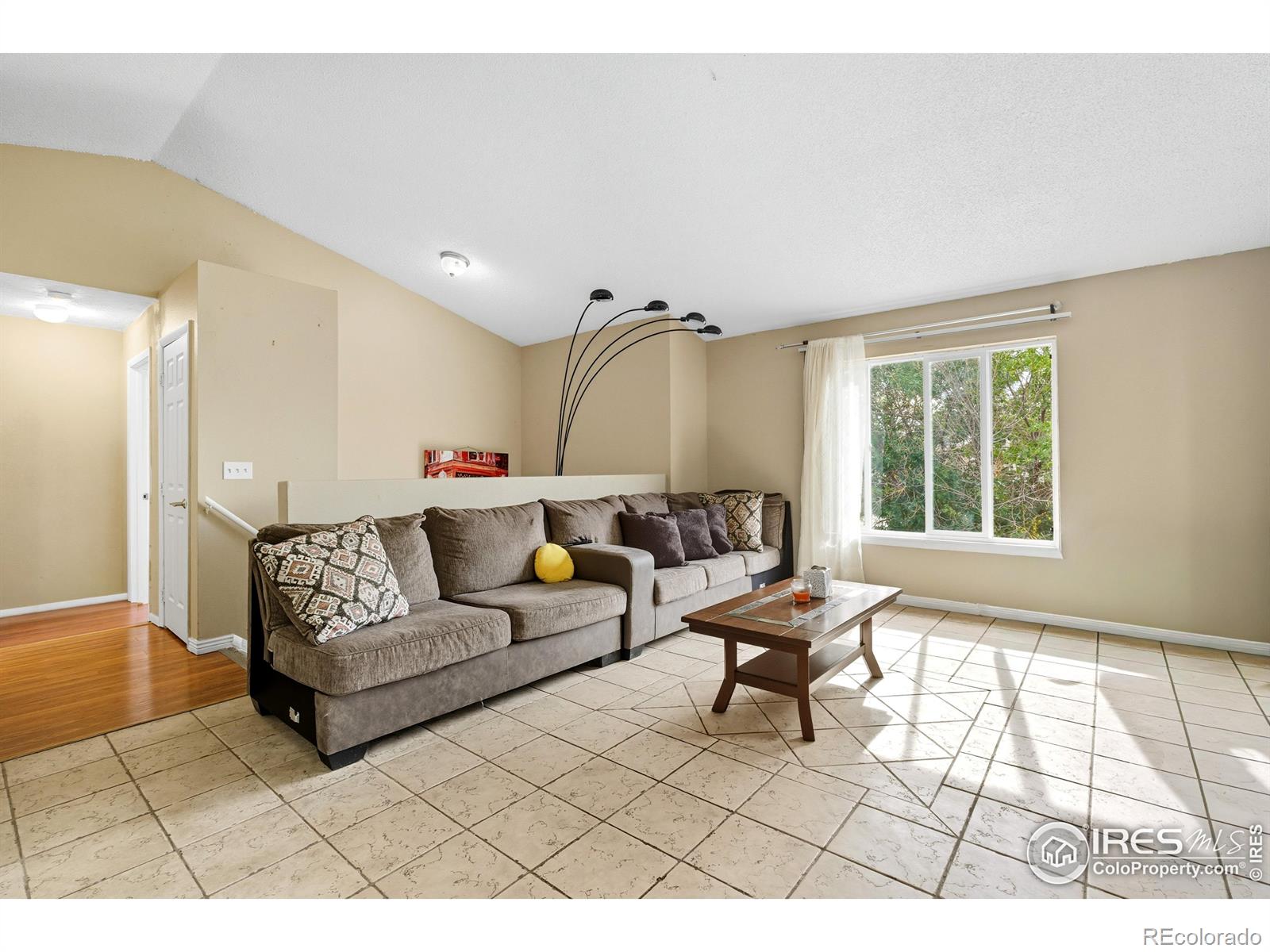 MLS Image #5 for 14509  andrews drive,denver, Colorado