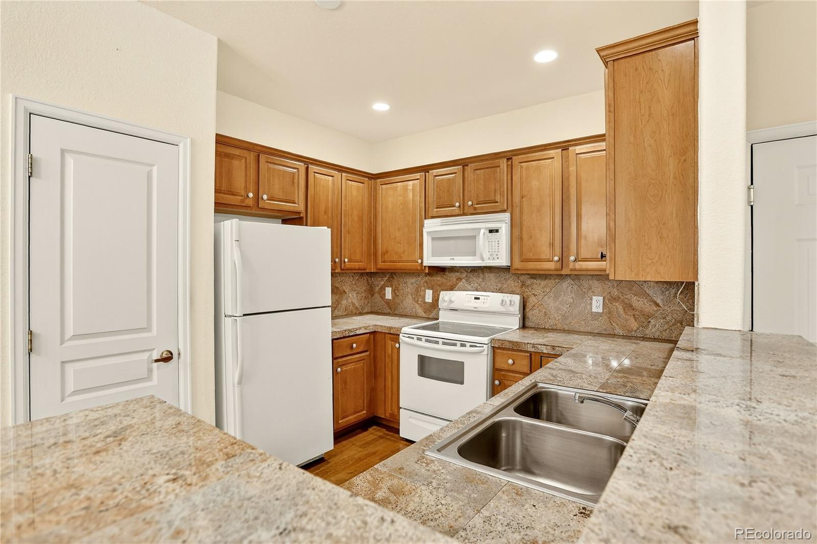 MLS Image #14 for 8039  lee drive,arvada, Colorado