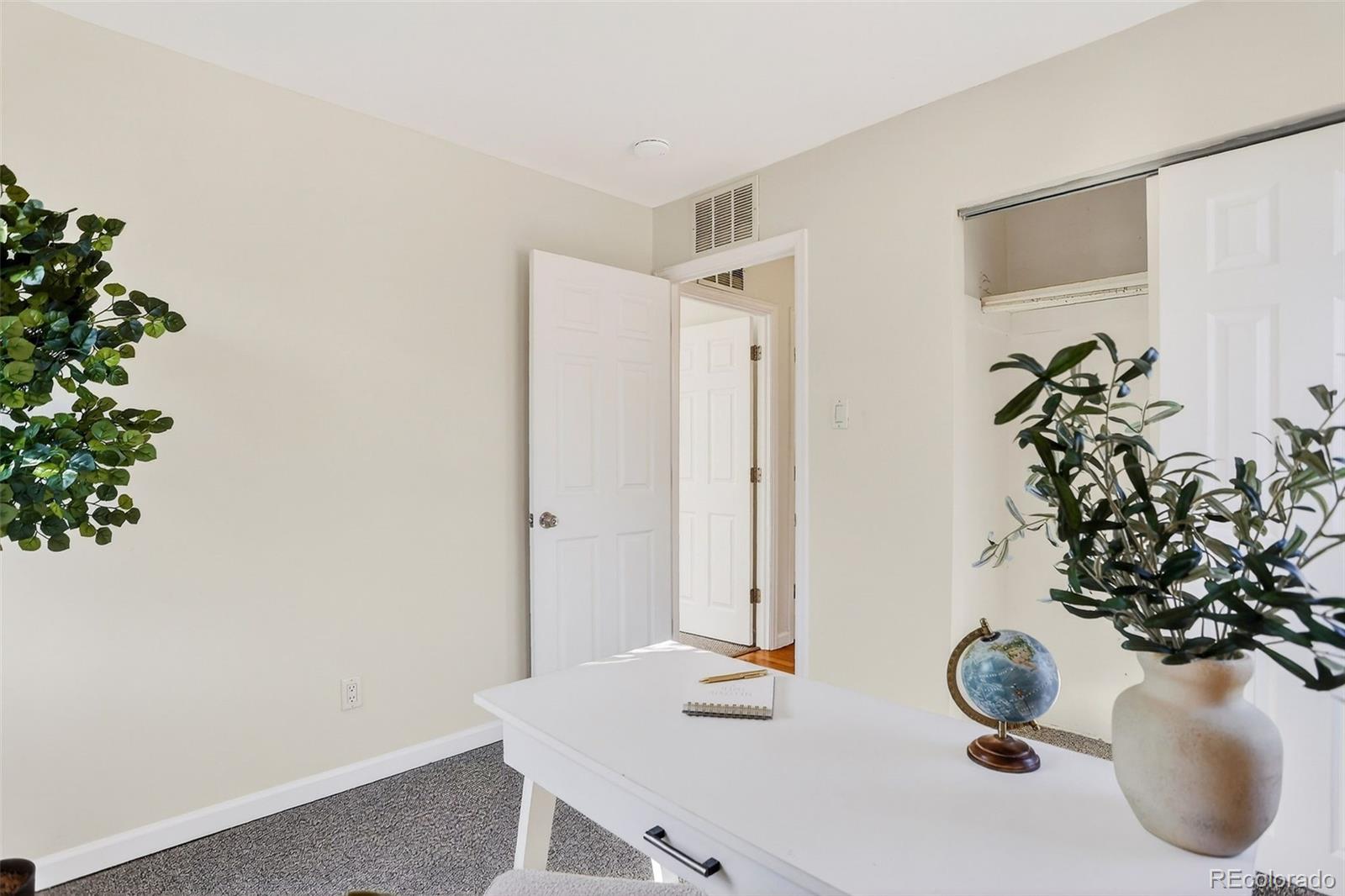 MLS Image #22 for 2836 s grape way,denver, Colorado