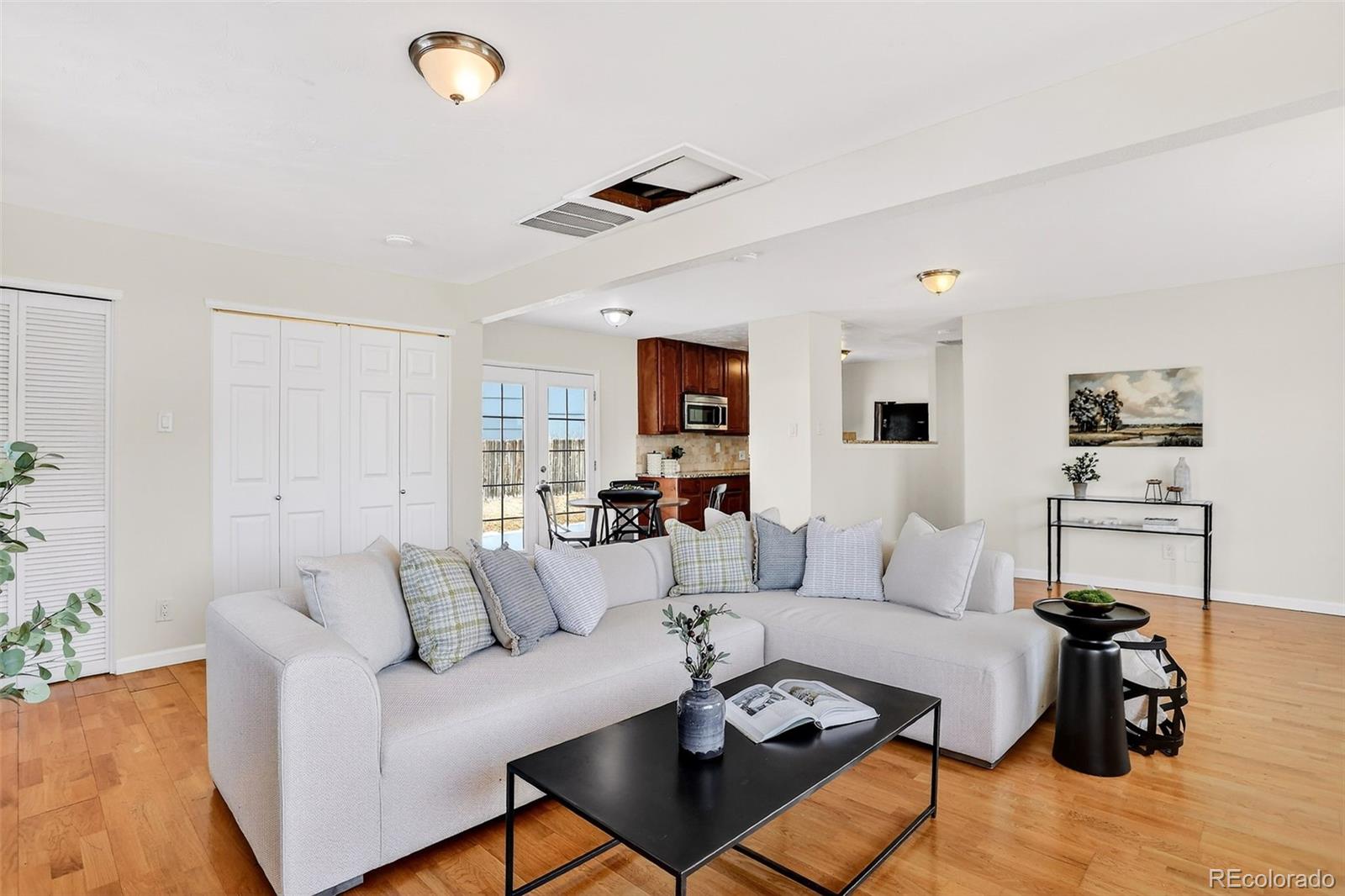 MLS Image #3 for 2836 s grape way,denver, Colorado