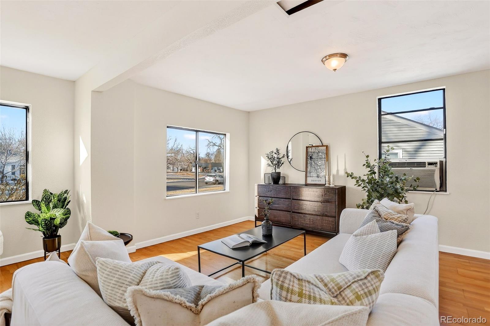 MLS Image #5 for 2836 s grape way,denver, Colorado