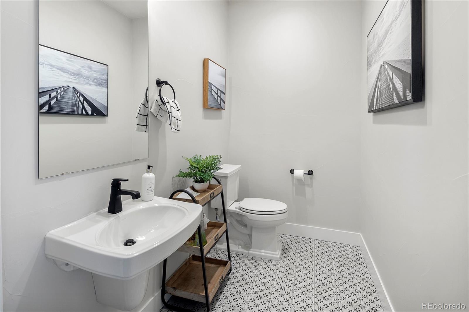 MLS Image #8 for 888 s valentia street,denver, Colorado