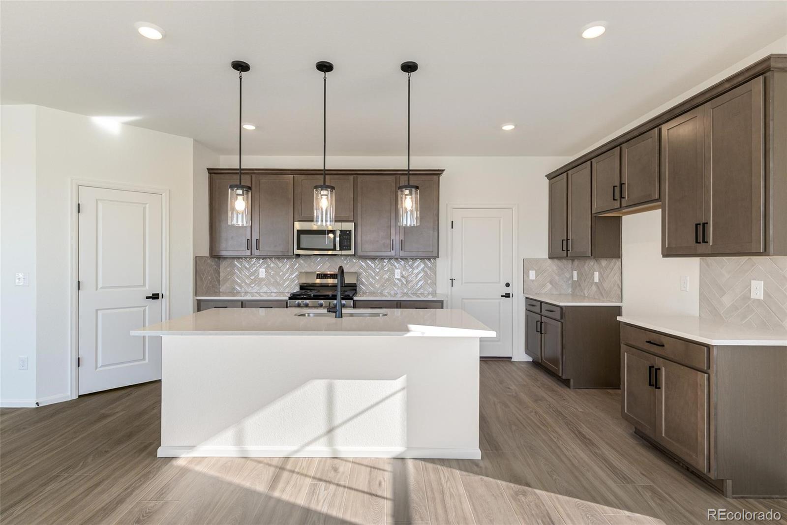 MLS Image #10 for 1651 s gold bug way,aurora, Colorado