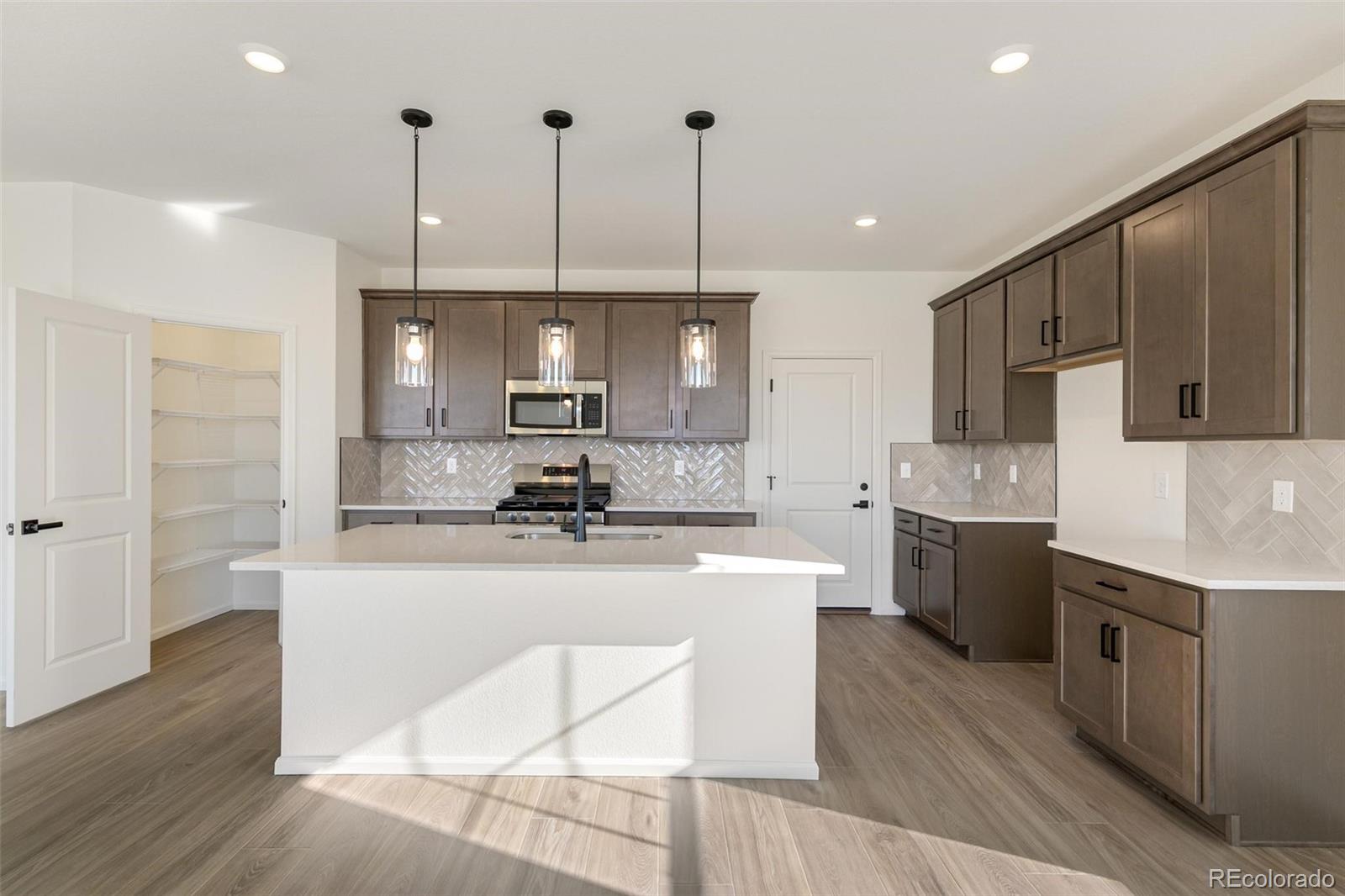 MLS Image #11 for 1651 s gold bug way,aurora, Colorado