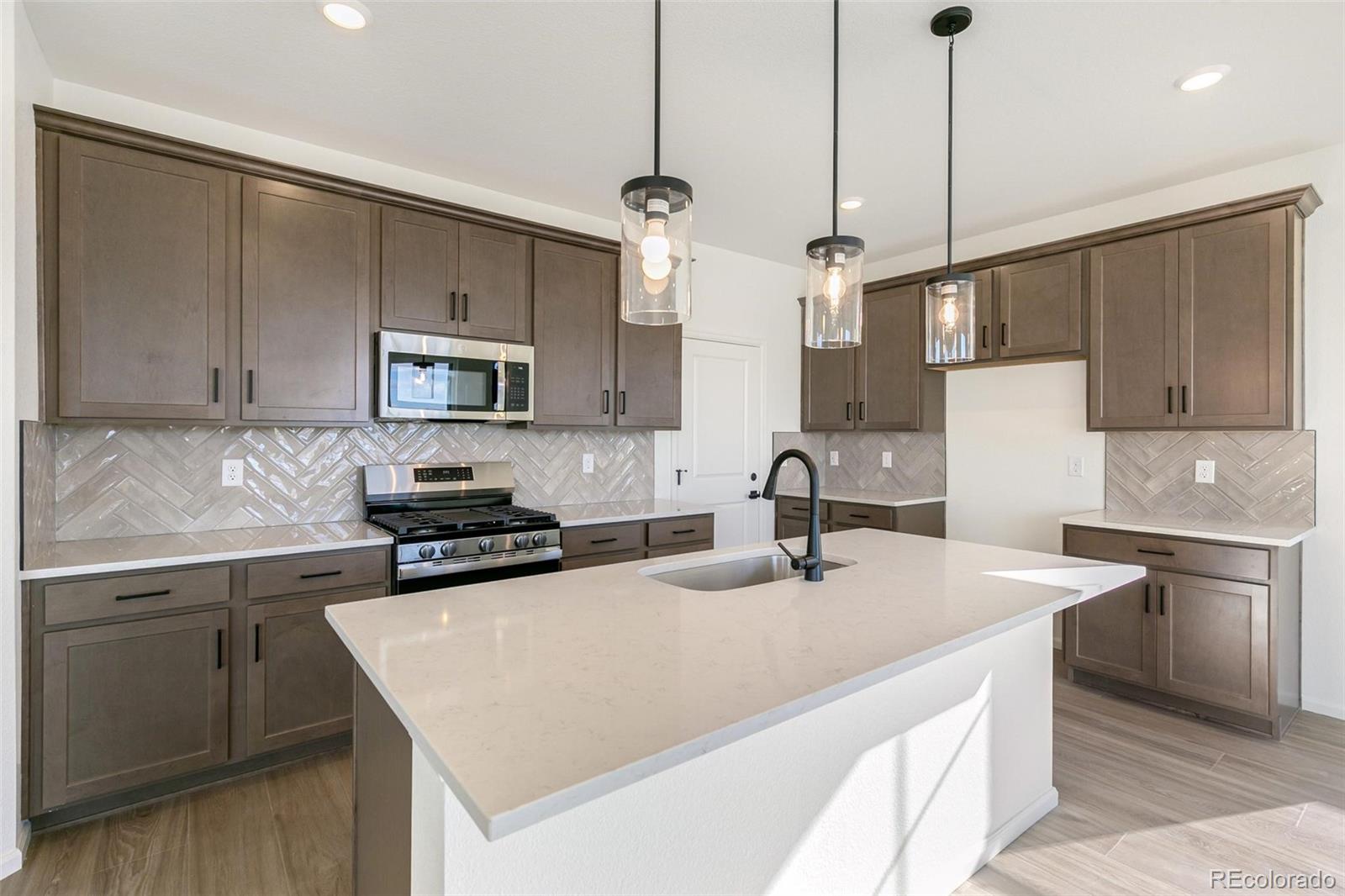 MLS Image #14 for 1651 s gold bug way,aurora, Colorado