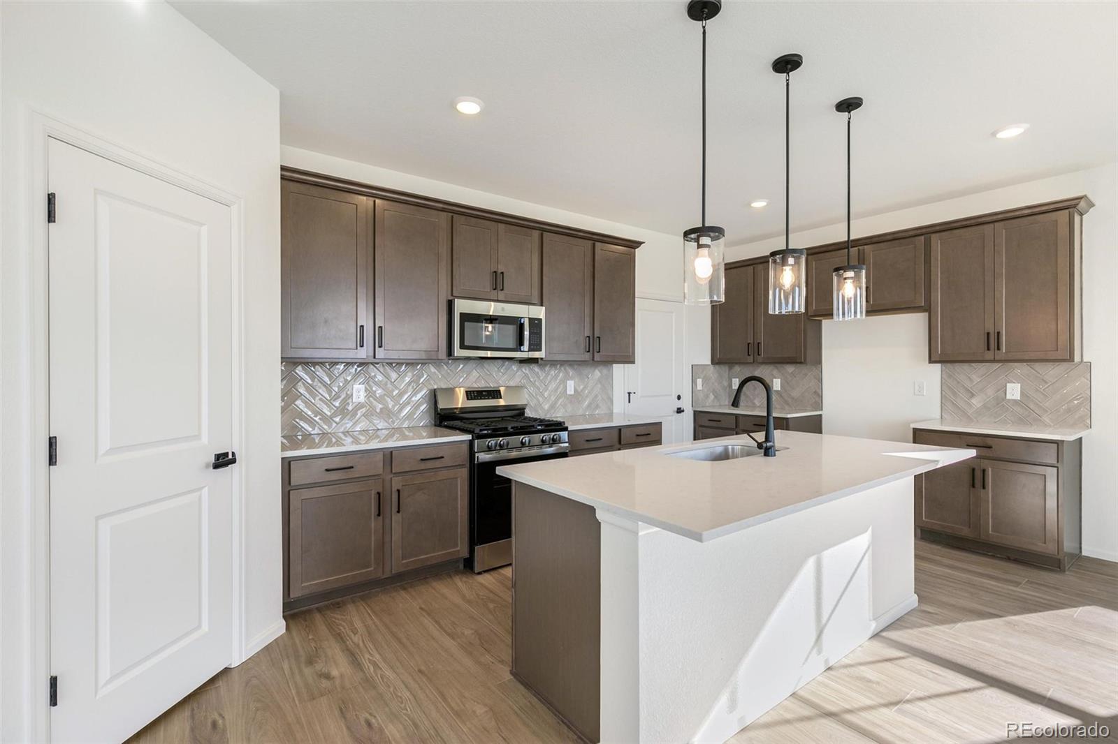 MLS Image #9 for 1651 s gold bug way,aurora, Colorado