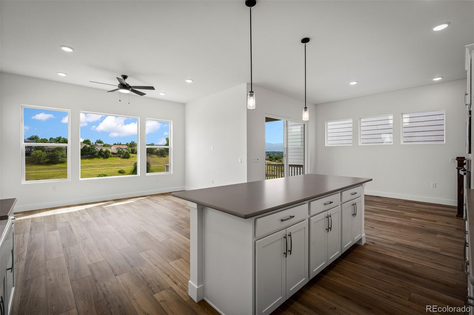 MLS Image #14 for 4595  peak crest view,colorado springs, Colorado