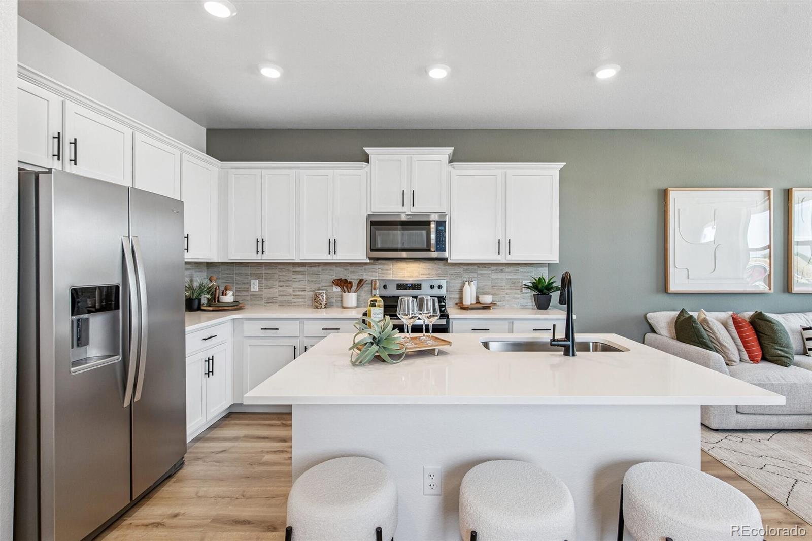 MLS Image #5 for 1381 s chester street,denver, Colorado