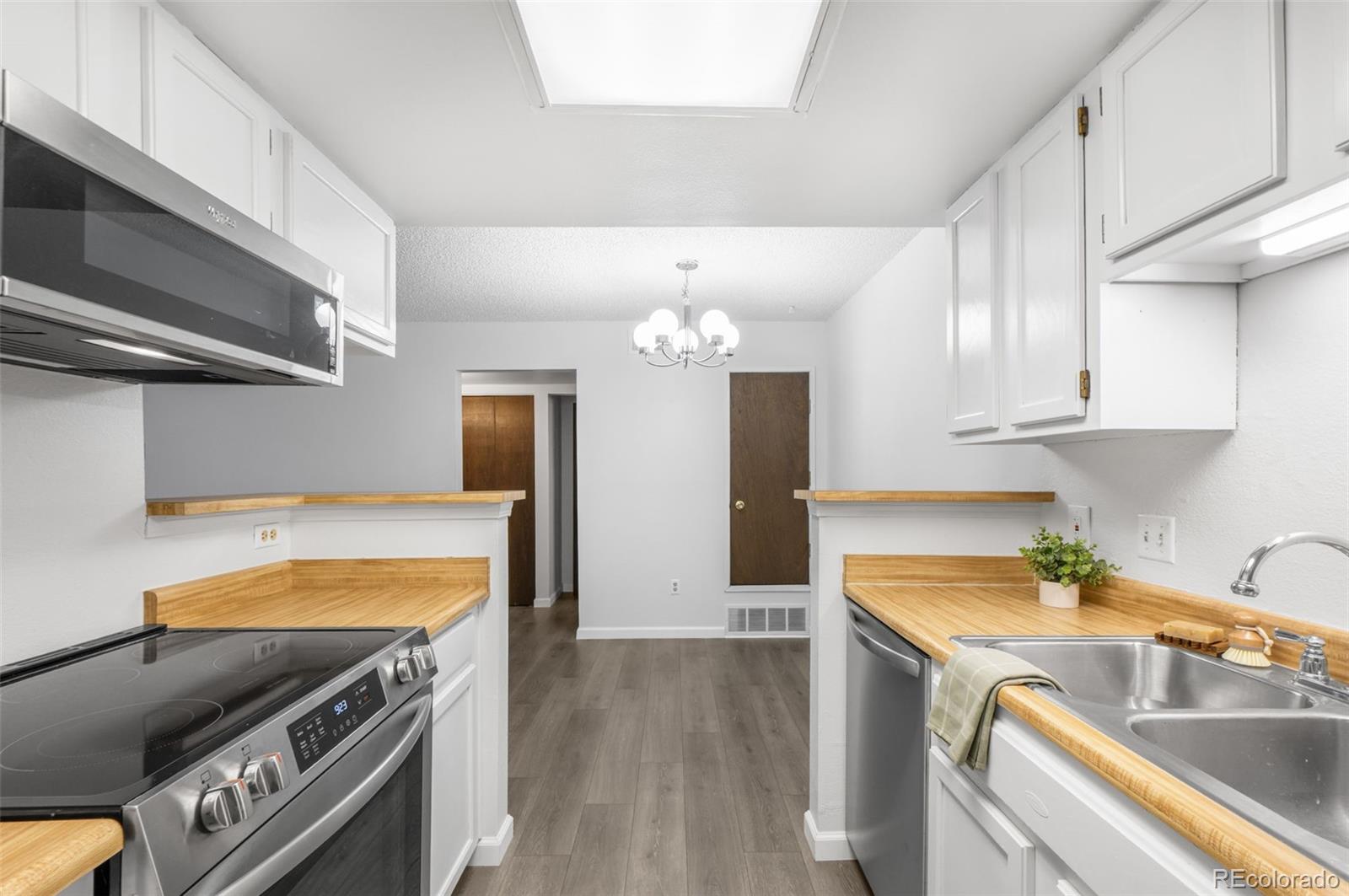 MLS Image #12 for 4400 s quebec street,denver, Colorado