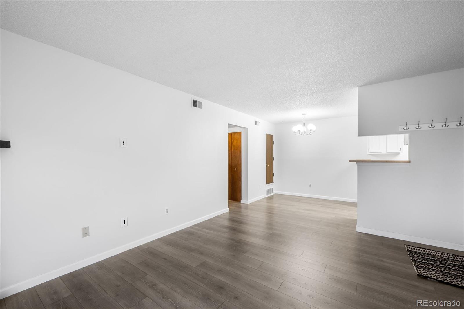 MLS Image #5 for 4400 s quebec street,denver, Colorado