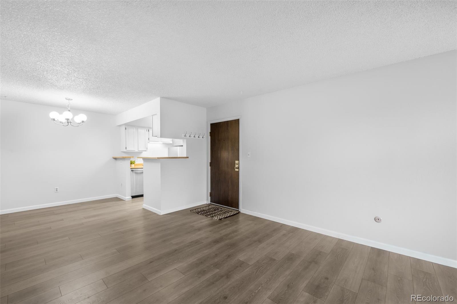 MLS Image #7 for 4400 s quebec street,denver, Colorado