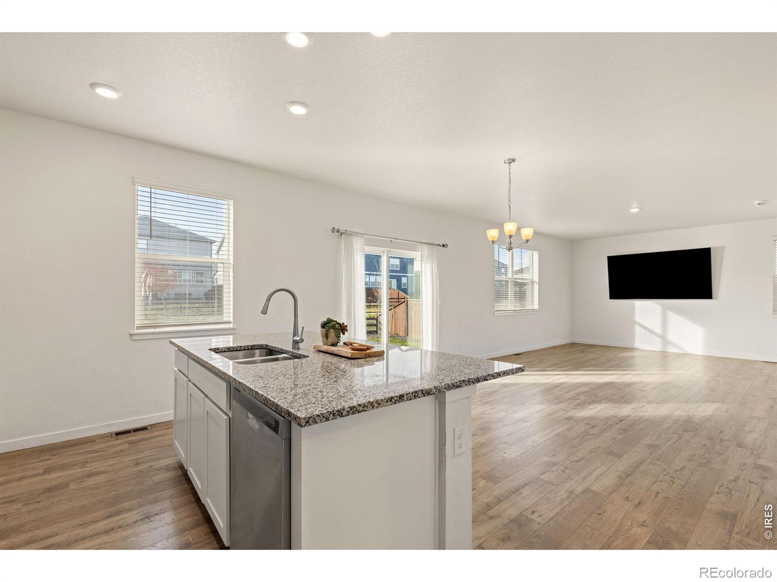 MLS Image #11 for 232  swallow road,johnstown, Colorado
