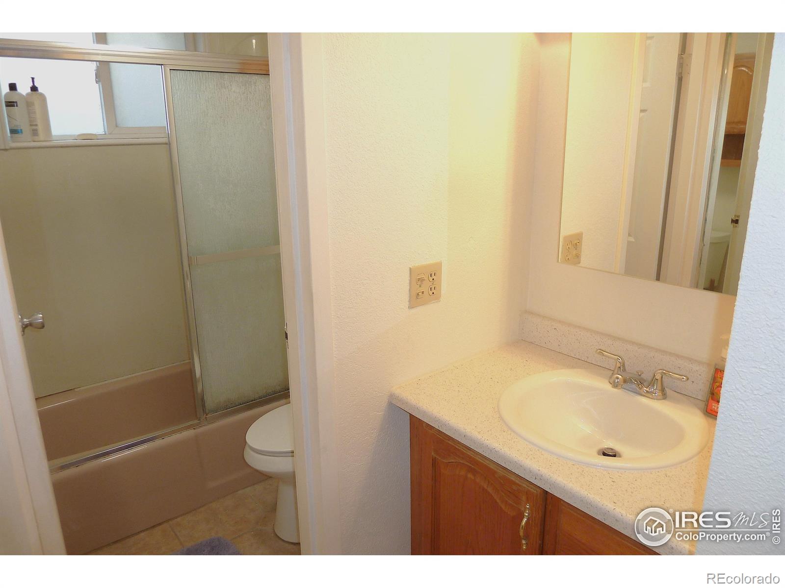 MLS Image #10 for 590 n logan street,denver, Colorado