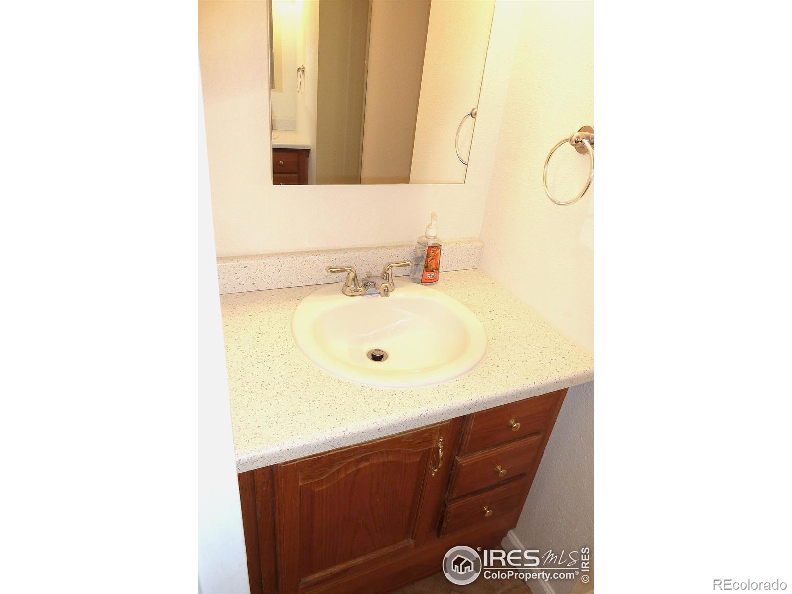 MLS Image #11 for 590 n logan street,denver, Colorado