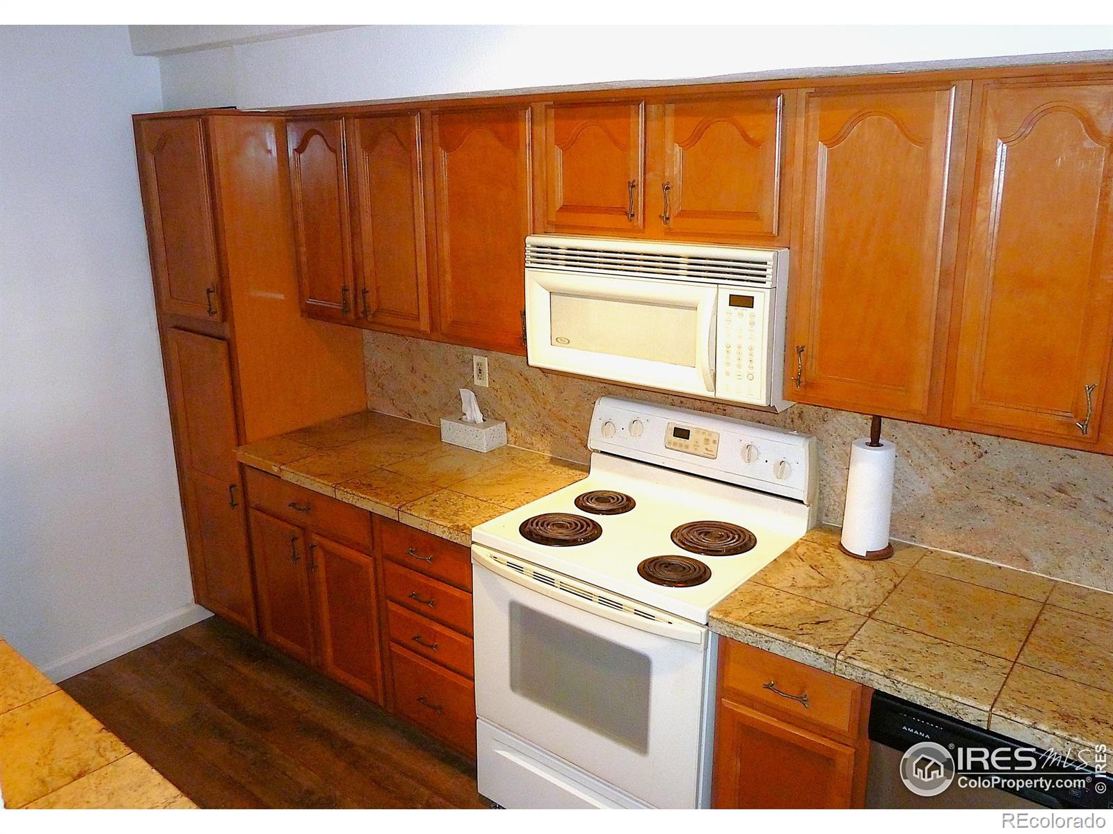 MLS Image #2 for 590 n logan street,denver, Colorado