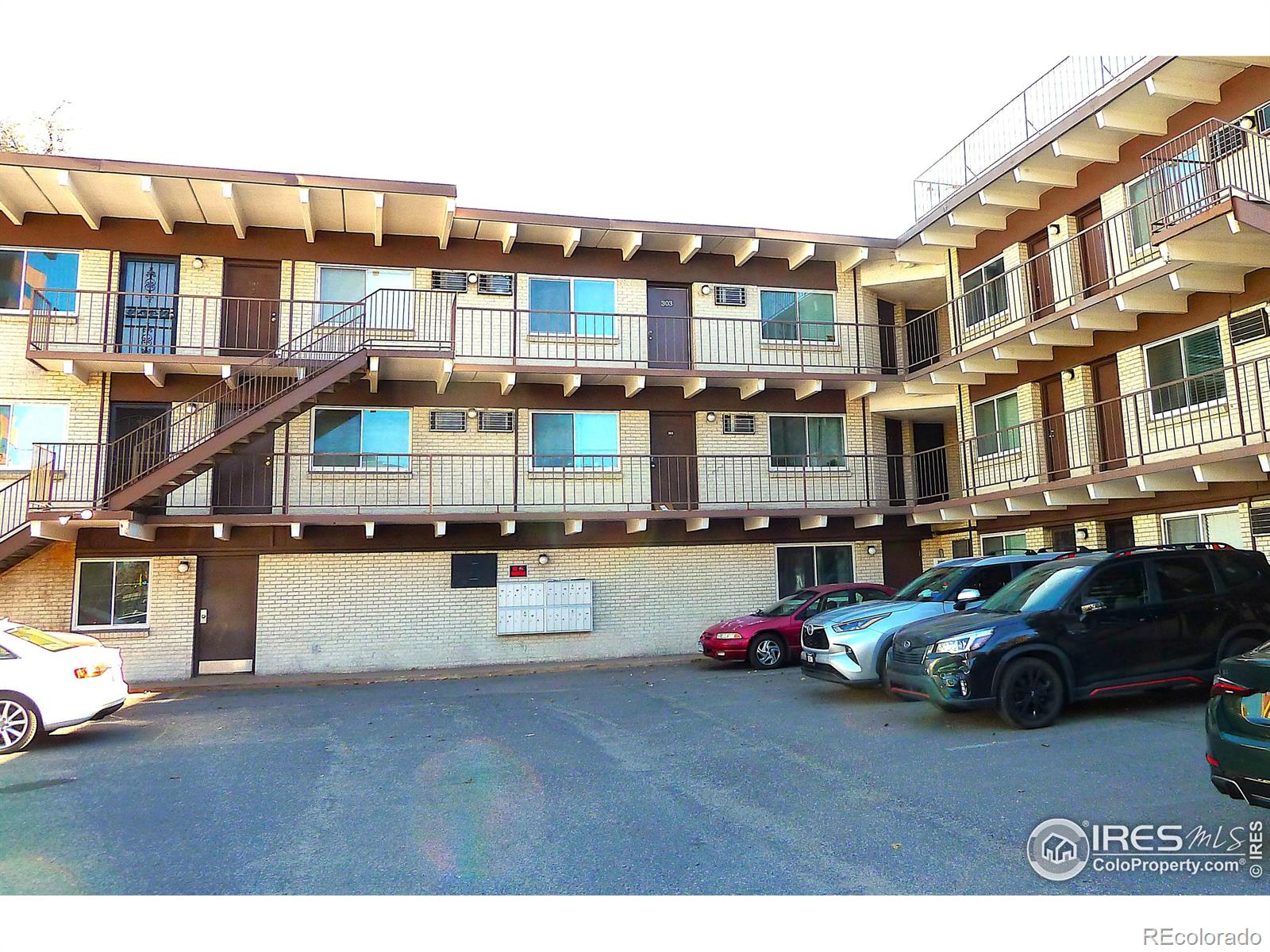 MLS Image #21 for 590 n logan street,denver, Colorado