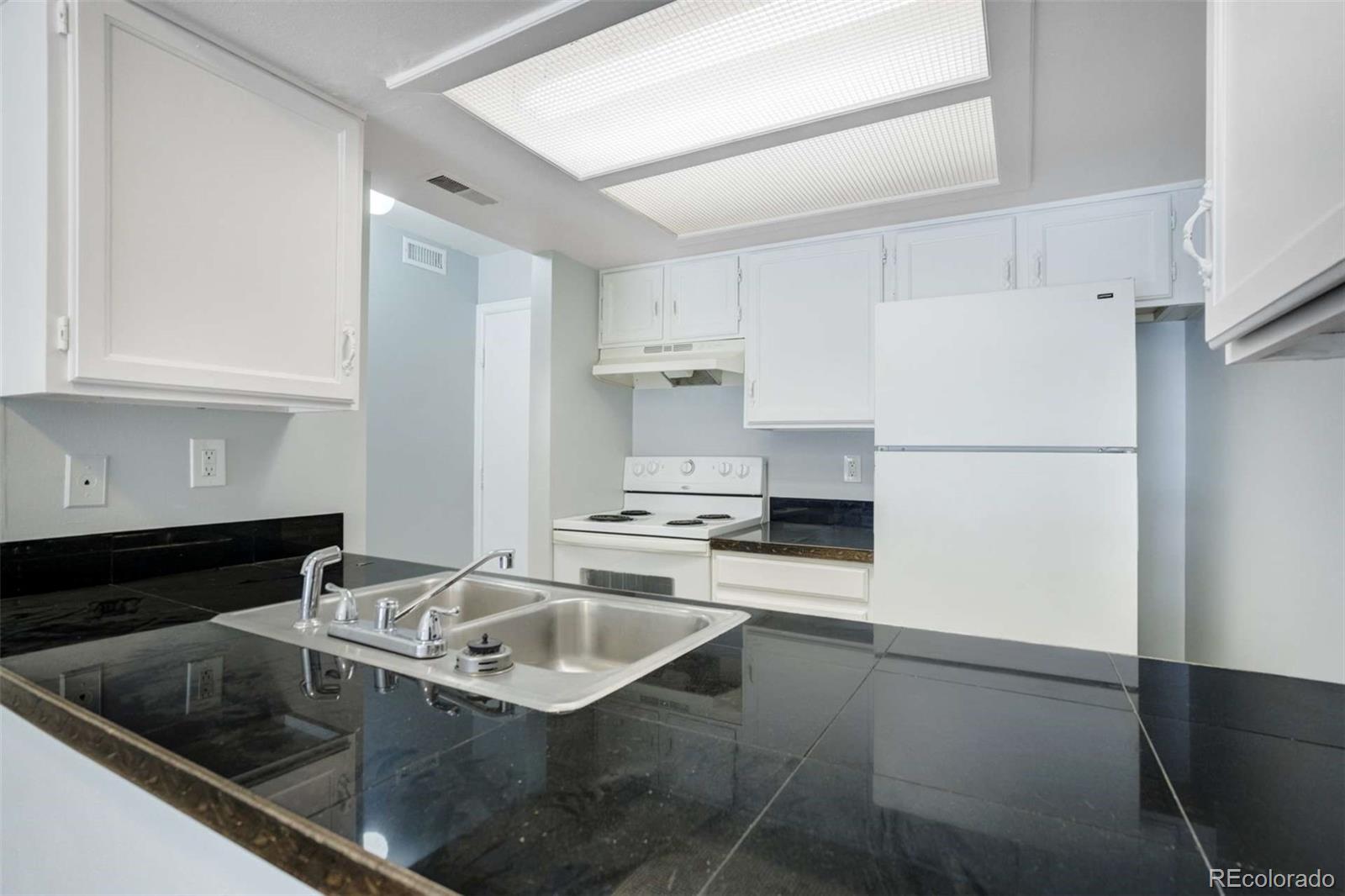 MLS Image #10 for 16001 e alaska place,aurora, Colorado