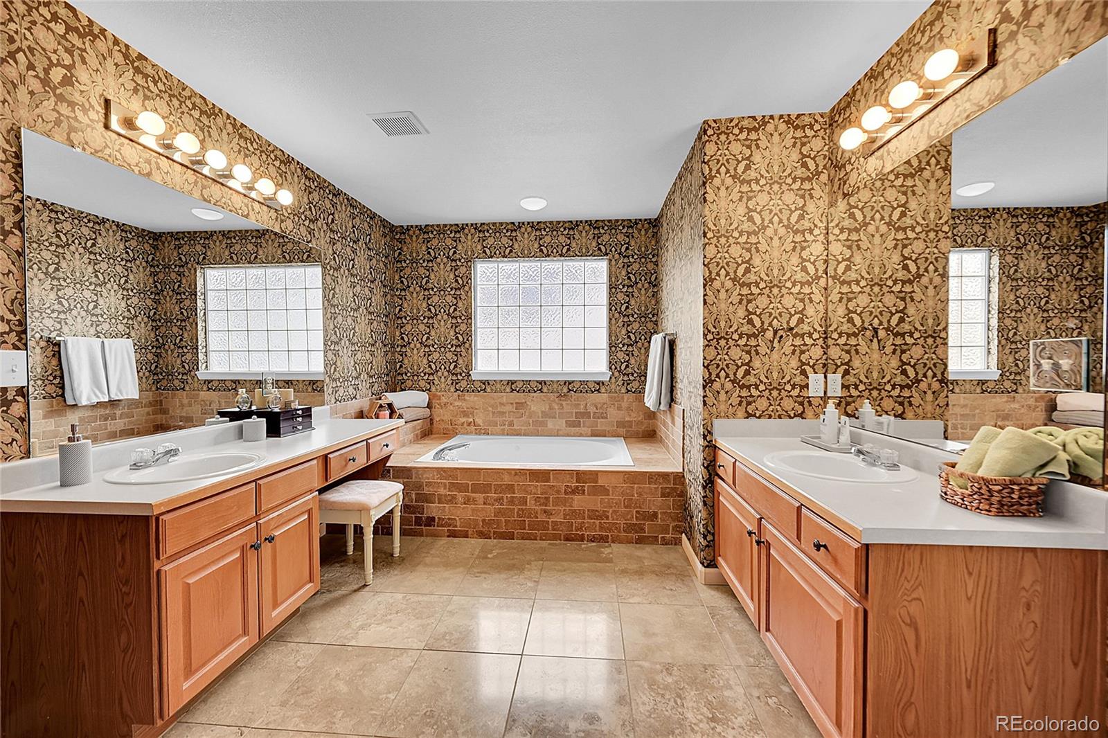 MLS Image #22 for 9424 s hackberry lane,highlands ranch, Colorado