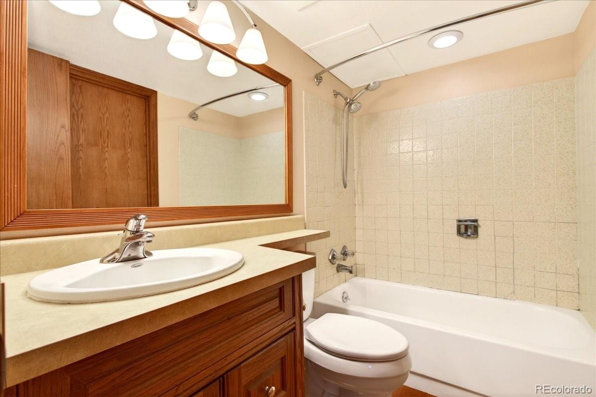 MLS Image #14 for 10805 w alamo place,littleton, Colorado