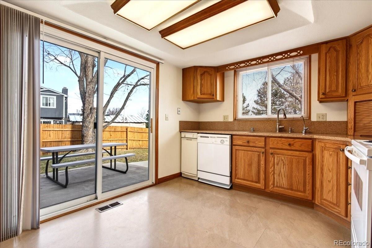 MLS Image #8 for 10805 w alamo place,littleton, Colorado