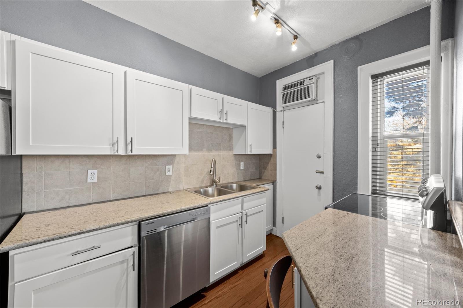 MLS Image #18 for 1376 n pearl street,denver, Colorado