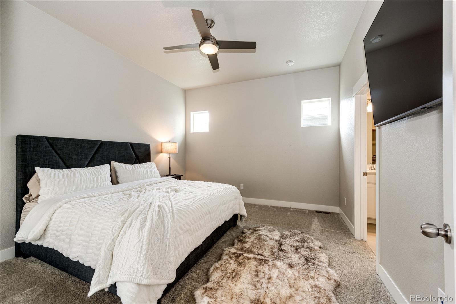 MLS Image #11 for 21584 e 59th drive,aurora, Colorado