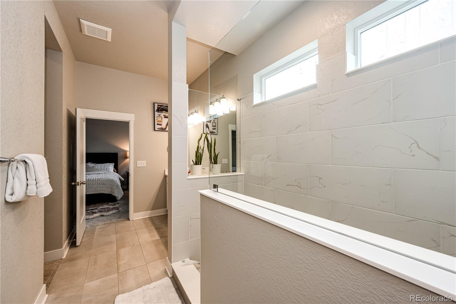 MLS Image #15 for 21584 e 59th drive,aurora, Colorado