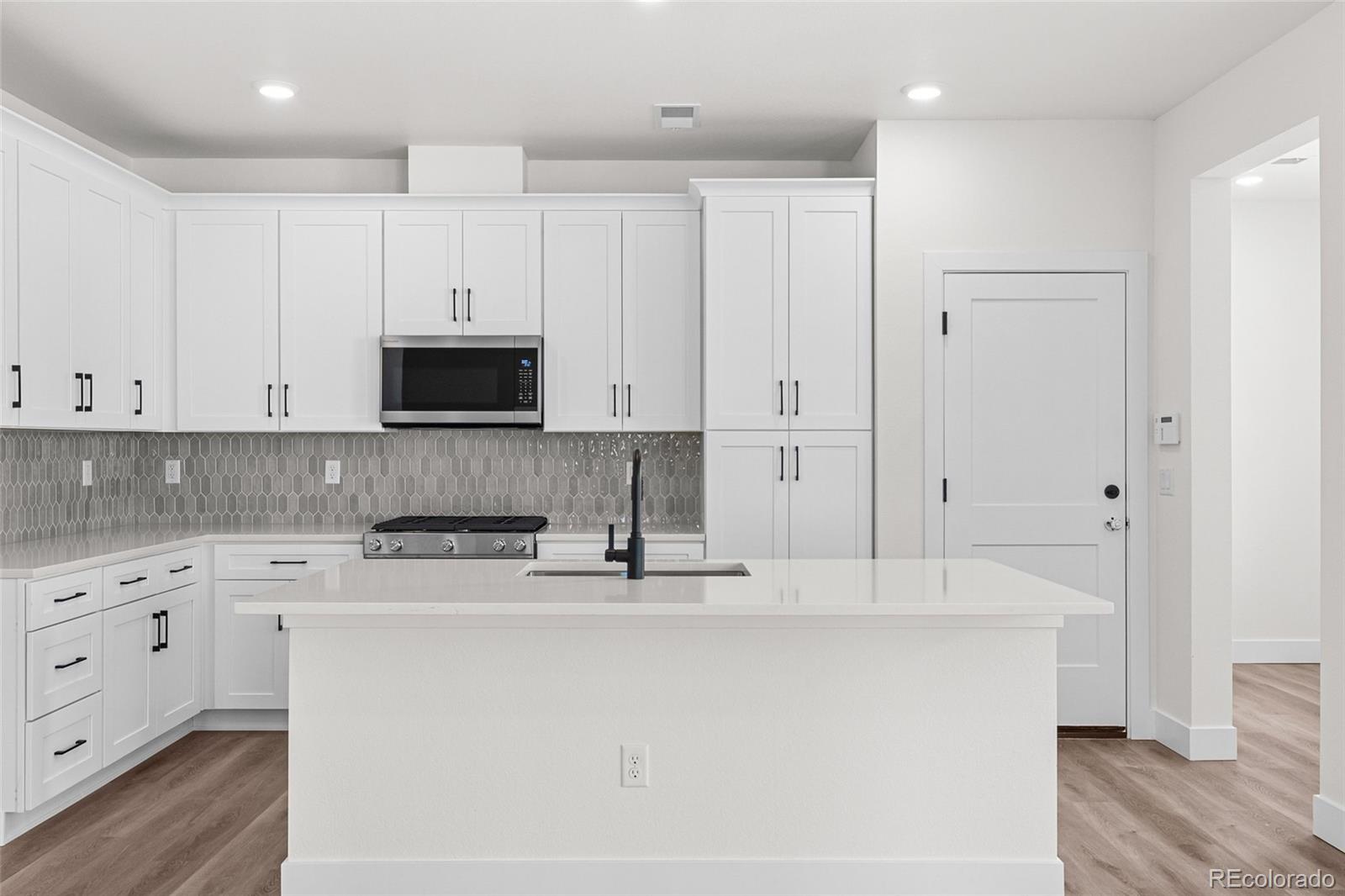 MLS Image #11 for 8735  whiteclover street,littleton, Colorado