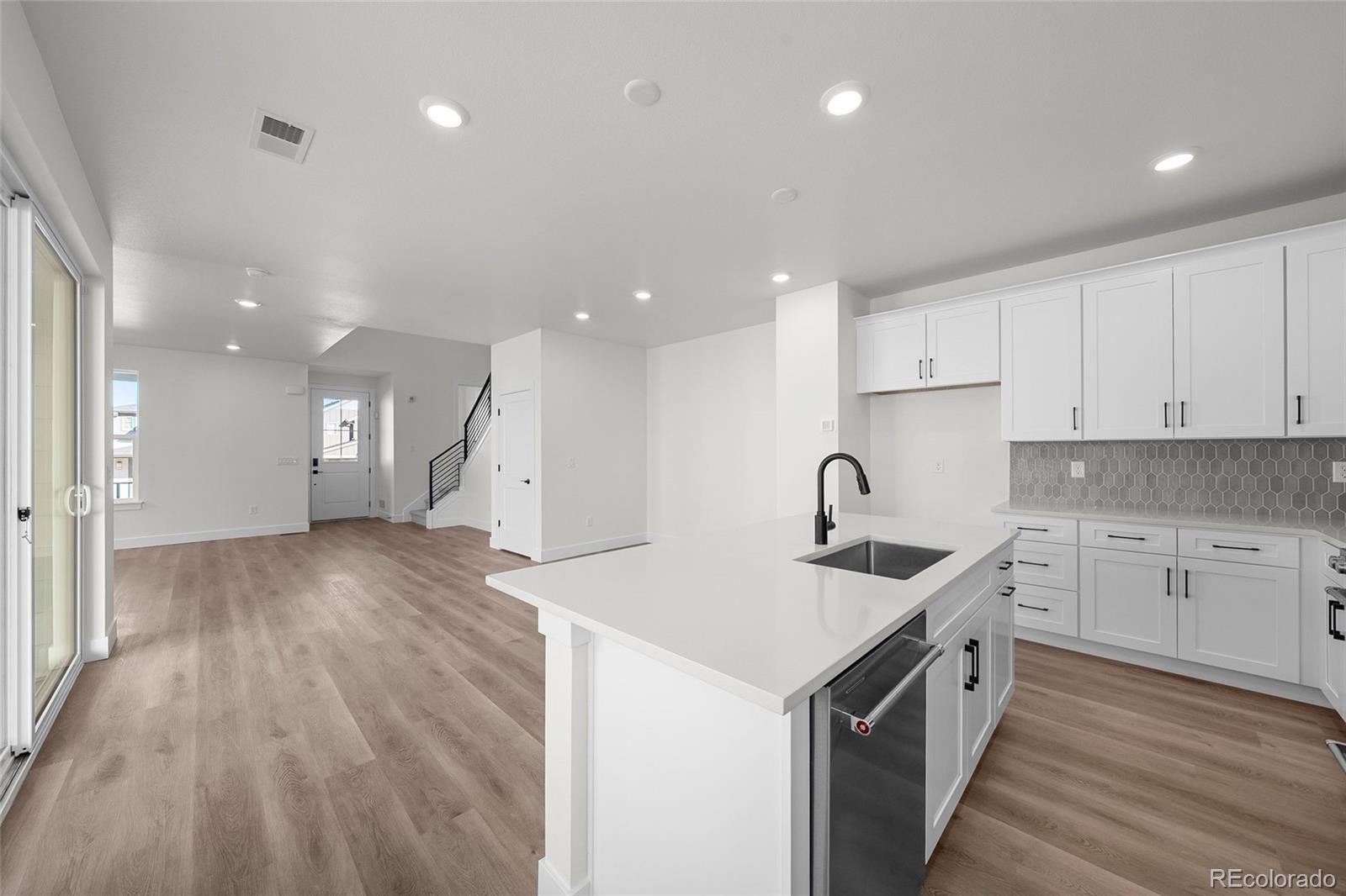 MLS Image #13 for 8735  whiteclover street,littleton, Colorado
