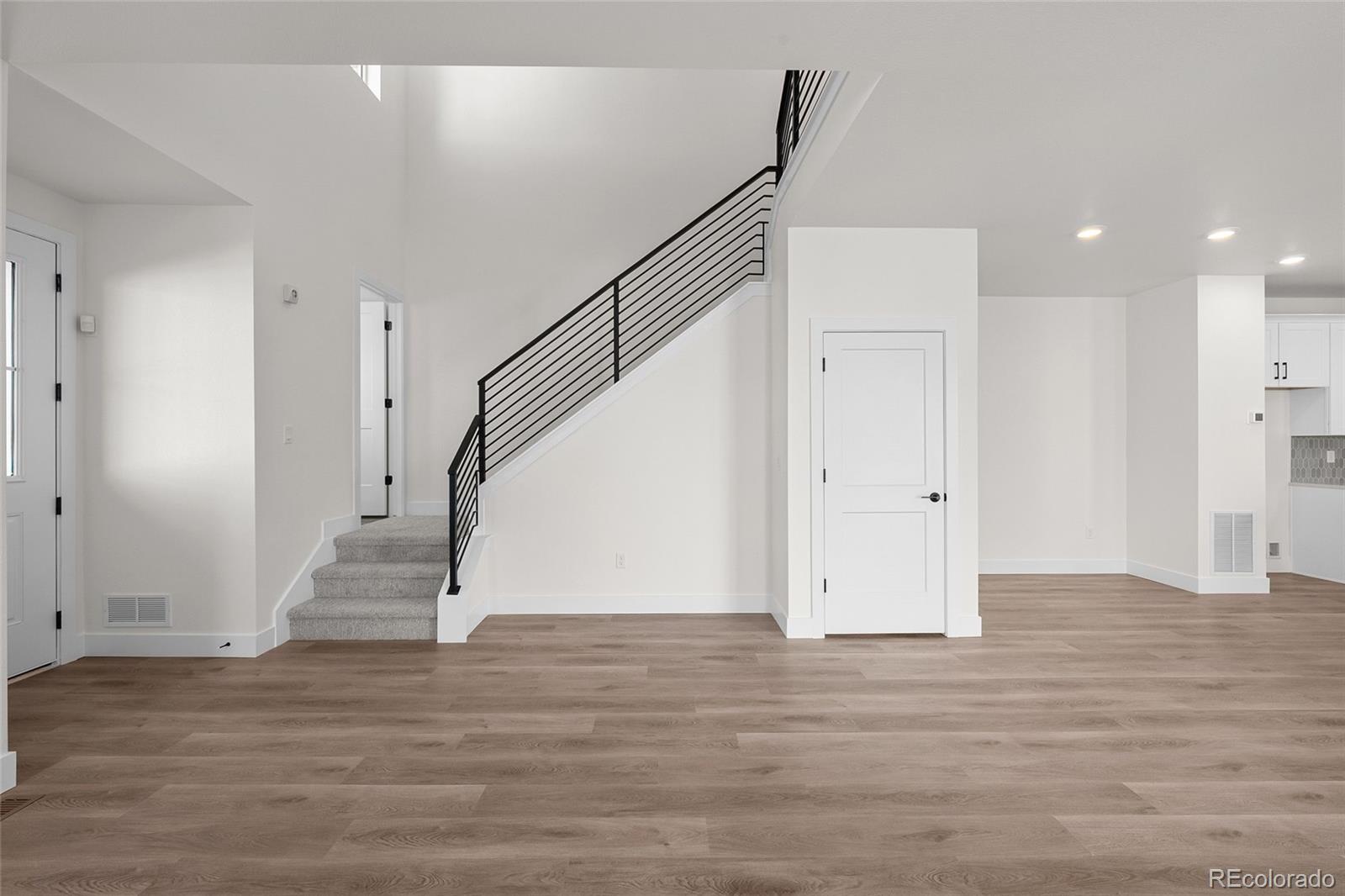 MLS Image #8 for 8735  whiteclover street,littleton, Colorado