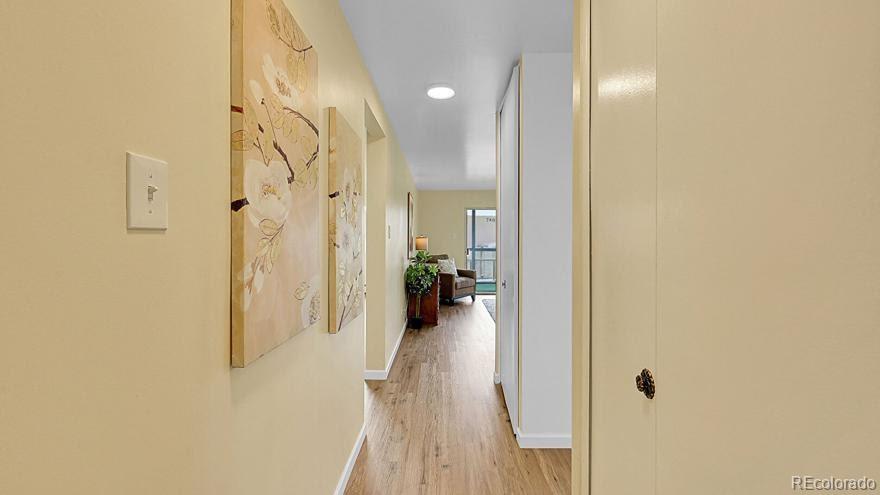 MLS Image #2 for 725 s clinton street,denver, Colorado