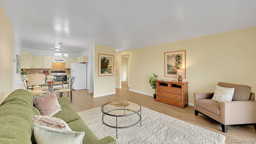 MLS Image #4 for 725 s clinton street,denver, Colorado