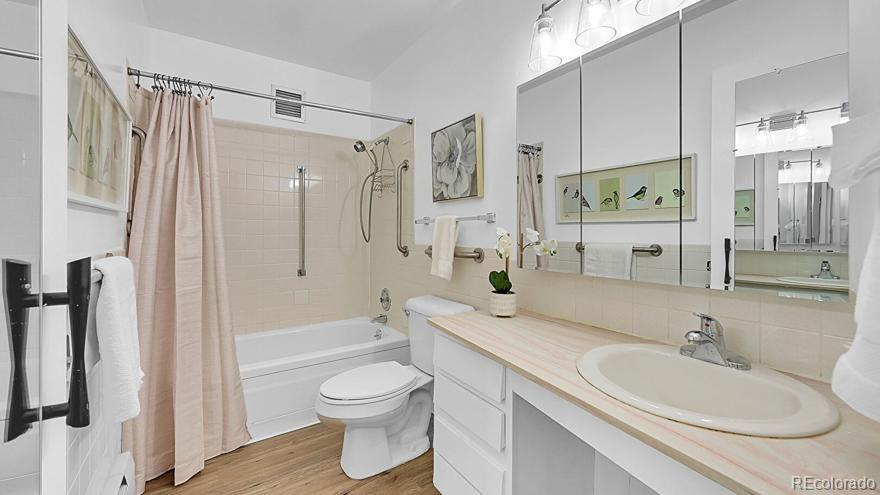 MLS Image #8 for 725 s clinton street,denver, Colorado