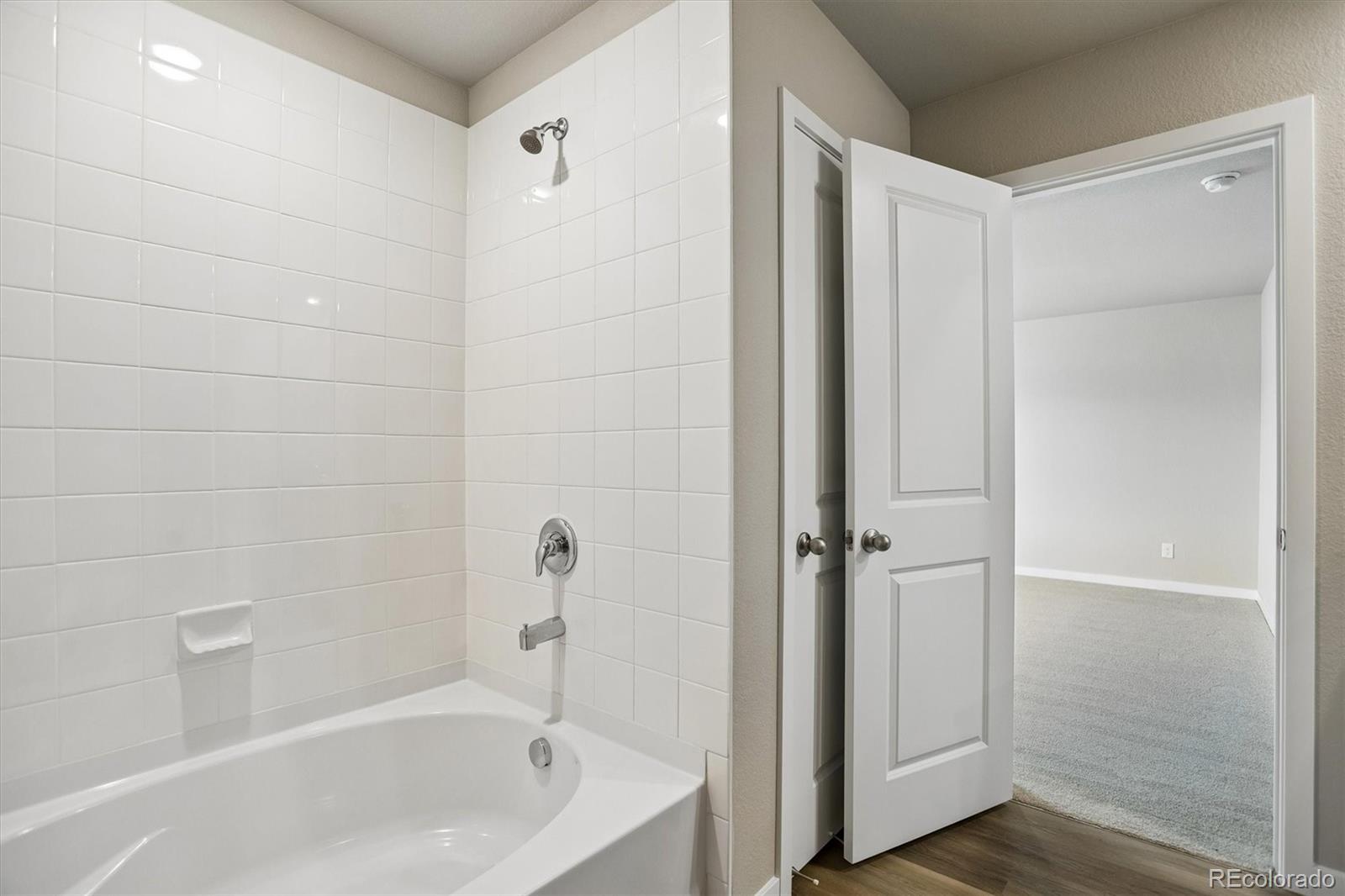MLS Image #20 for 187  robin road,johnstown, Colorado