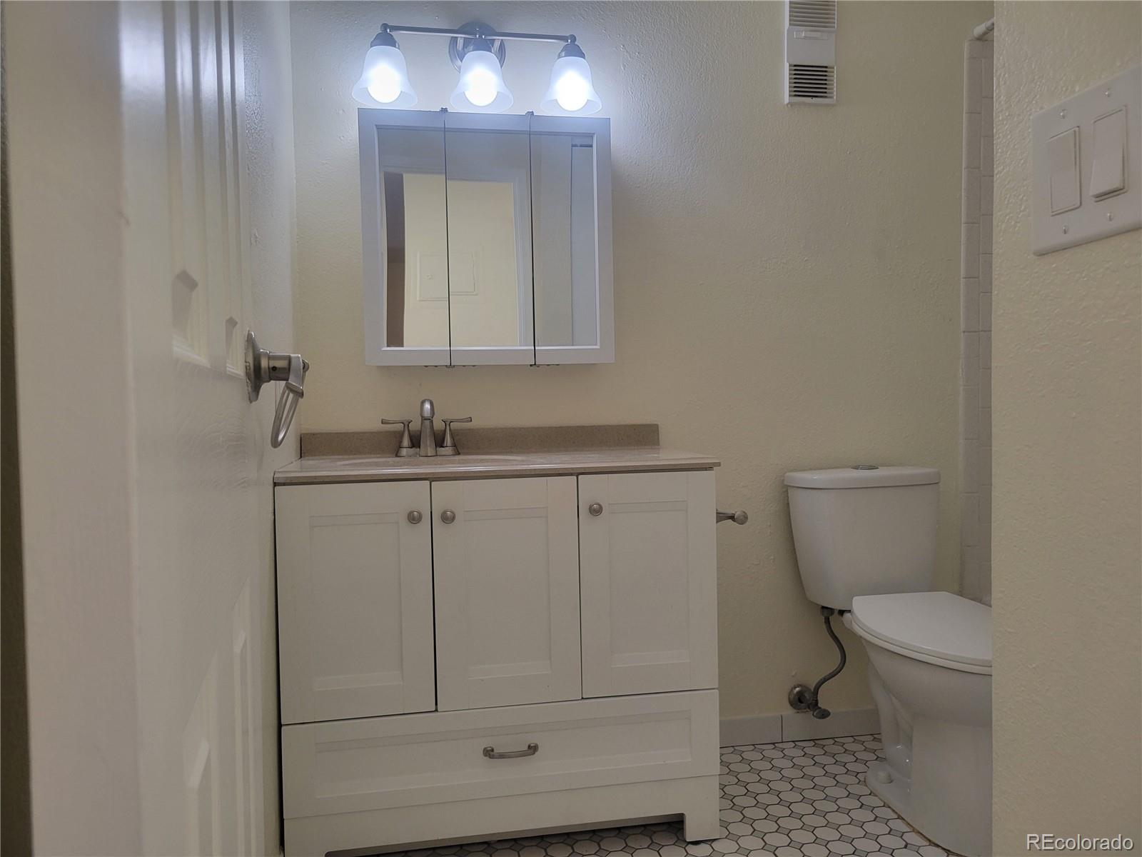MLS Image #5 for 5995 w hampden avenue,denver, Colorado