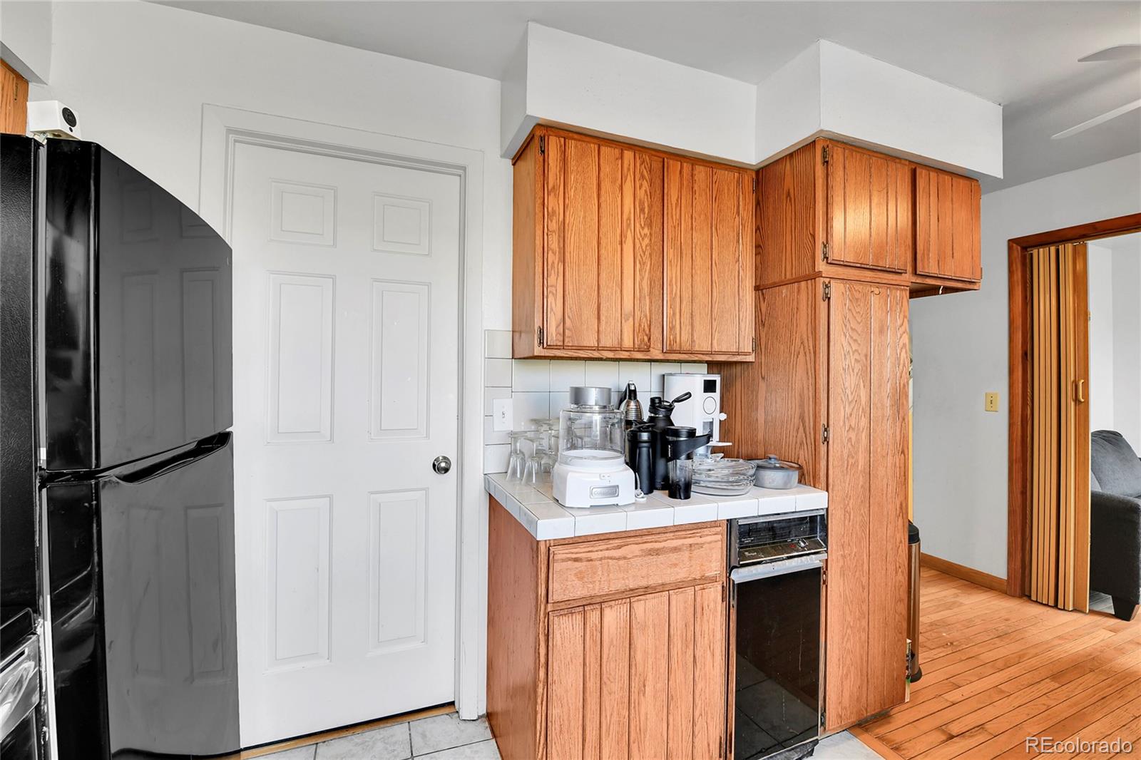 MLS Image #10 for 1050 s monaco parkway,denver, Colorado