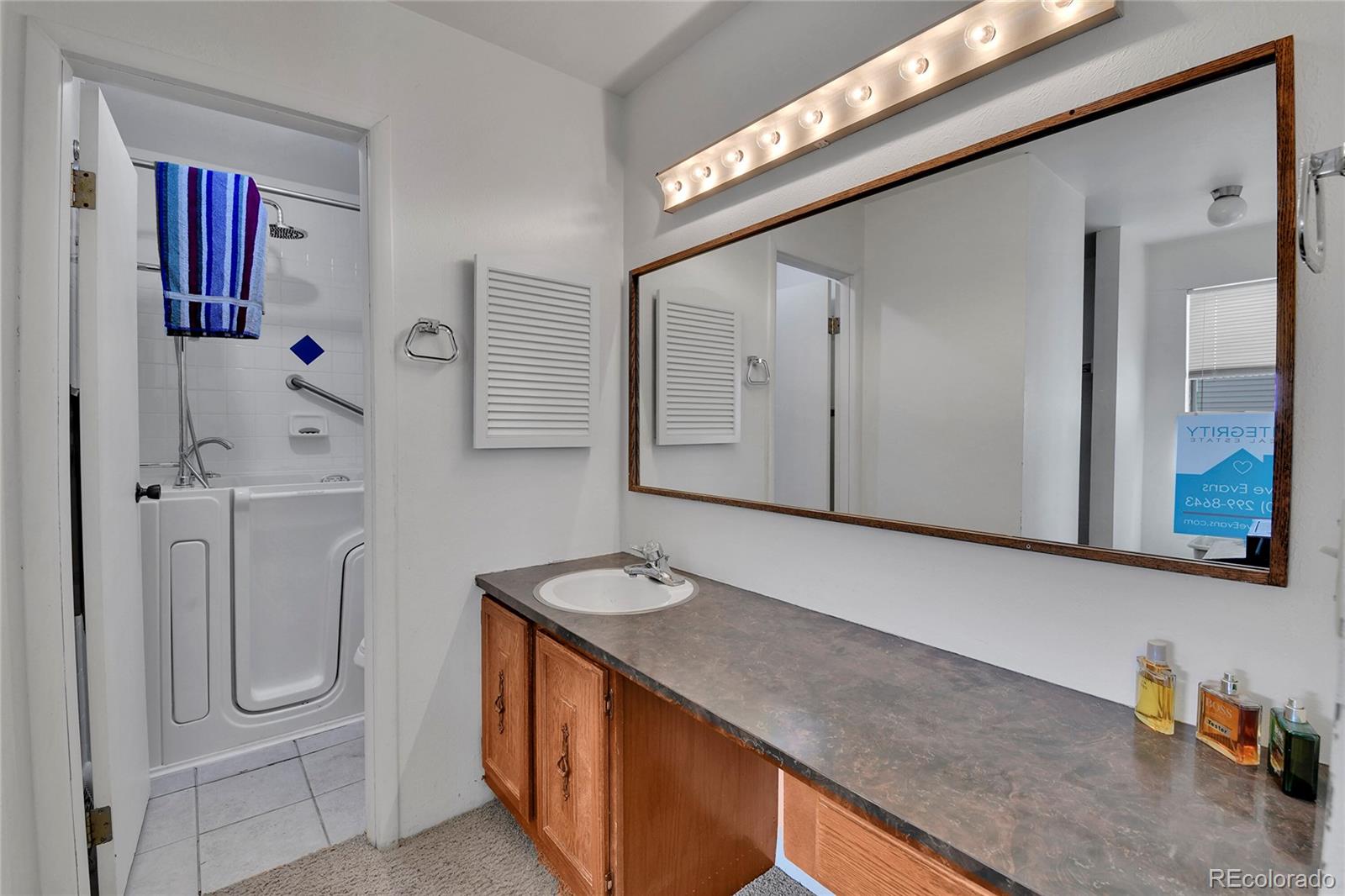 MLS Image #16 for 1050 s monaco parkway,denver, Colorado