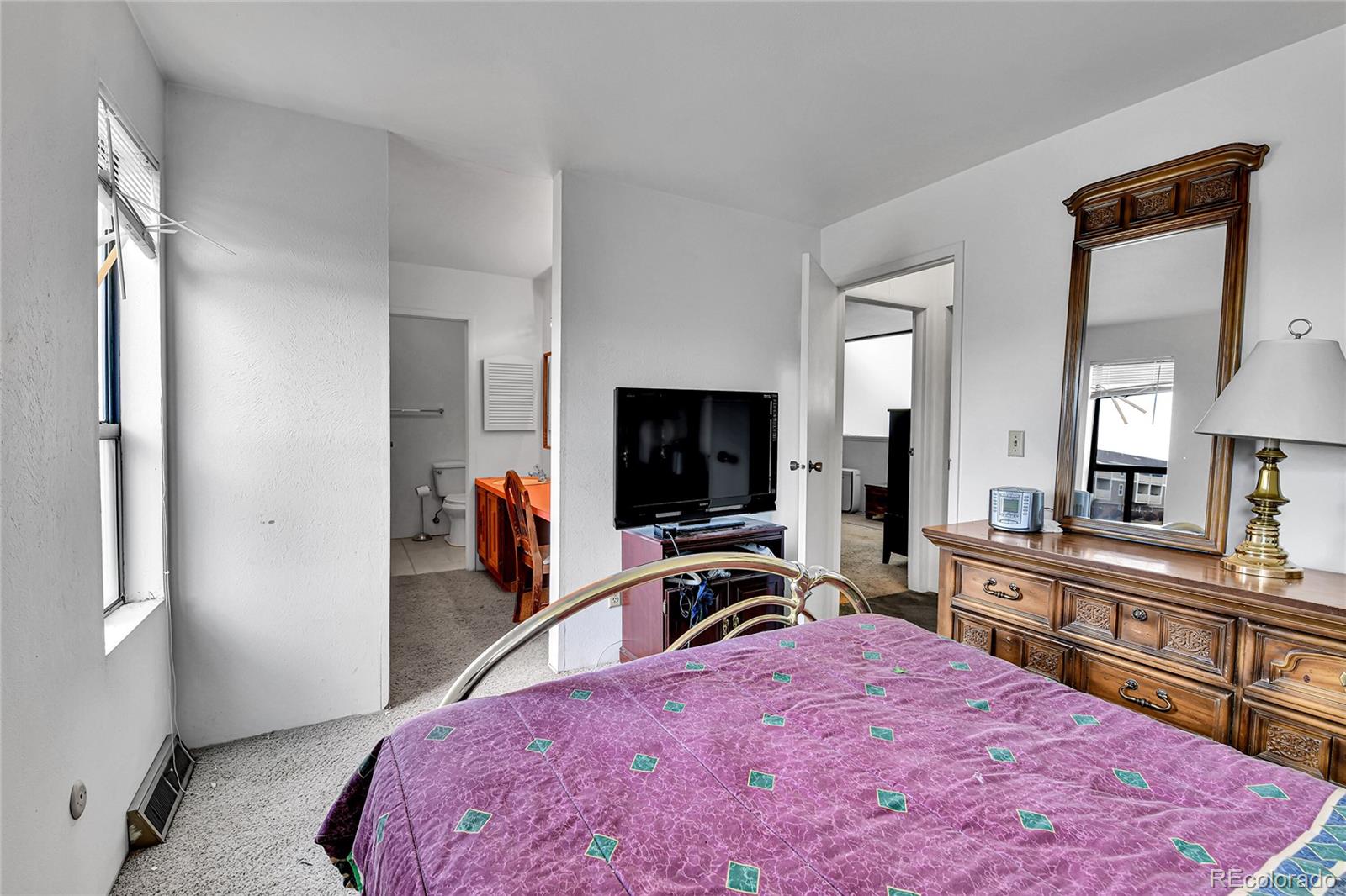 MLS Image #21 for 1050 s monaco parkway,denver, Colorado